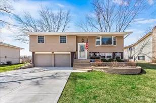 930 Cornell Ln, Schaumburg, IL 60193 - Photo 1