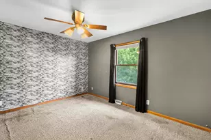 1426 Anthony Ln, Sandwich, IL 60548 - Photo 9