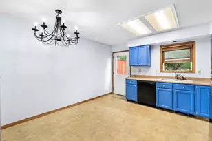 1426 Anthony Ln, Sandwich, IL 60548 - Photo 5