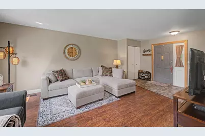 520 Dover Drive, Roselle, IL 60172 - Photo 5