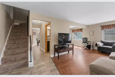 520 Dover Drive, Roselle, IL 60172 - Photo 3