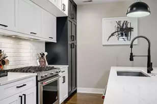 3217 N Troy St, Chicago, IL 60618 - Photo 13