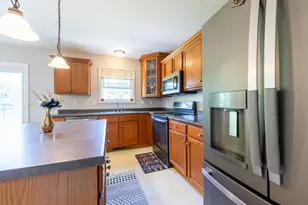 302 Goldenrod Dr, Savoy, IL 61874 - Photo 17