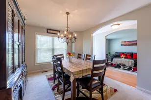 302 Goldenrod Dr, Savoy, IL 61874 - Photo 7
