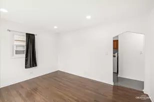 6122 W 83rd St, Burbank, IL 60459 - Photo 5