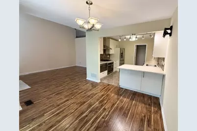 707 Kingsbridge Drive, Carol Stream, IL 60188 - Photo 5