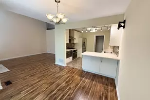 707 Kingsbridge Dr, Carol Stream, IL 60188 - Photo 5
