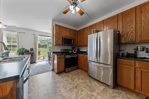 15263 Kenmare Cir, Manhattan, IL 60442 - Photo 5