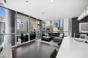 110 W Superior St, Chicago, IL 60654 - Photo 5