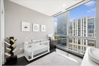 110 W Superior Street #1003, Chicago, IL 60654 - Photo 17