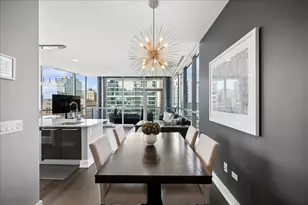 110 W Superior St, Chicago, IL 60654 - Photo 11