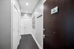 110 W Superior St, Chicago, IL 60654 - Photo 3