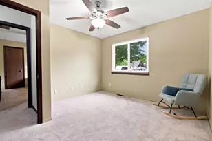 904 Kara Dr, Champaign, IL 61822 - Photo 15