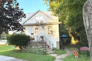 8063 N Elmwood St, Skokie, IL 60077 - Photo 3