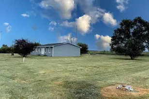 1993 E 1020 North Rd, Milford, IL 60953 - Photo 3