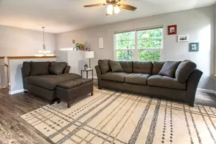 543 Silver Leaf Dr, Joliet, IL 60431 - Photo 3
