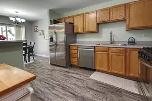 543 Silver Leaf Dr, Joliet, IL 60431 - Photo 5