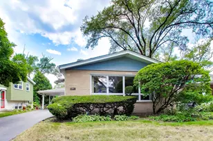 349 Park Dr, Northbrook, IL 60062 - Photo 1