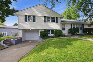 615 Richards Ln, Champaign, IL 61820 - Photo 3