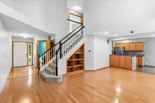 1404 E Baronet Ln, Palatine, IL 60074 - Photo 3