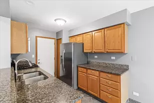 1404 E Baronet Ln, Palatine, IL 60074 - Photo 5