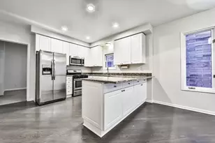 3230 N Seminary Ave, Chicago, IL 60657 - Photo 3