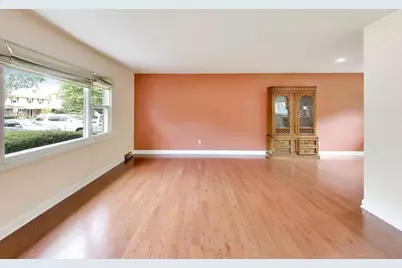 2047 Chestnut Street, Waukegan, IL 60087 - Photo 5