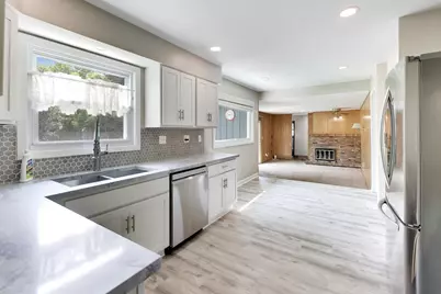 2047 Chestnut Street, Waukegan, IL 60087 - Photo 11