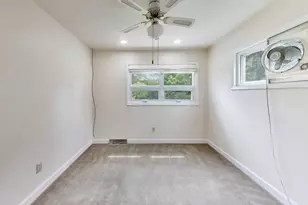 2047 Chestnut St, Waukegan, IL 60087 - Photo 29