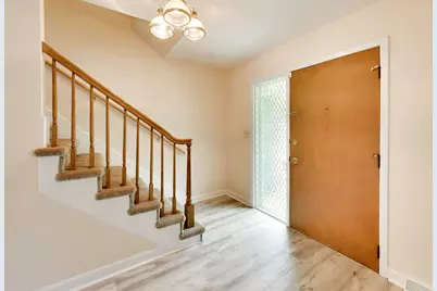 2047 Chestnut Street, Waukegan, IL 60087 - Photo 3
