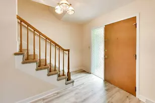 2047 Chestnut St, Waukegan, IL 60087 - Photo 3