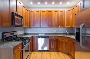 641 E Pershing Ave, Chicago, IL 60653 - Photo 9
