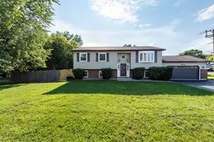 38484 N North Shore Ave, Beach Park, IL 60087 - Photo 1