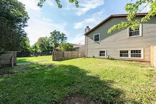 38484 N North Shore Ave, Beach Park, IL 60087 - Photo 33