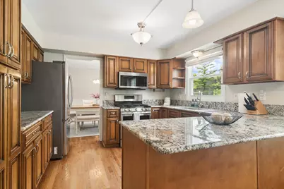 988 Newbury Drive, Crystal Lake, IL 60014 - Photo 9