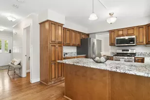 988 Newbury Dr, Crystal Lake, IL 60014 - Photo 13