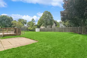 988 Newbury Dr, Crystal Lake, IL 60014 - Photo 23