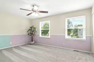 988 Newbury Dr, Crystal Lake, IL 60014 - Photo 19