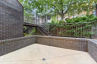 1253 N Bosworth Ave, Chicago, IL 60642 - Photo 17
