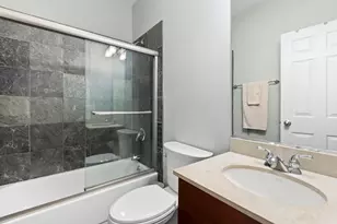 1253 N Bosworth Ave, Chicago, IL 60642 - Photo 21