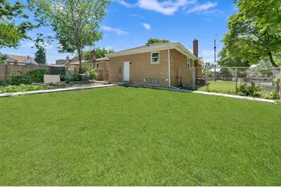 1924 W Marquette Road, Chicago, IL 60636 - Photo 5
