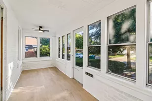 1013 Vine St, Joliet, IL 60435 - Photo 9