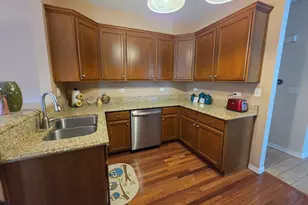 8211 Tremont Ln, Joliet, IL 60431 - Photo 5