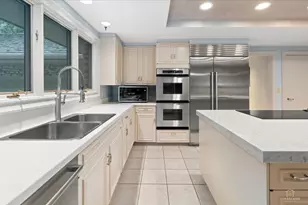 1725 Persimmon Dr, Saint Charles, IL 60174 - Photo 13
