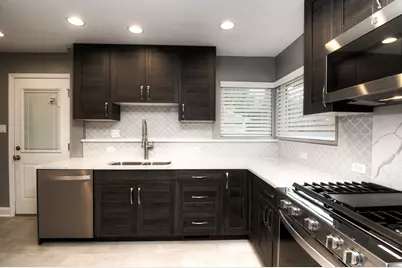 465 W Fremont Avenue, Elmhurst, IL 60126 - Photo 9