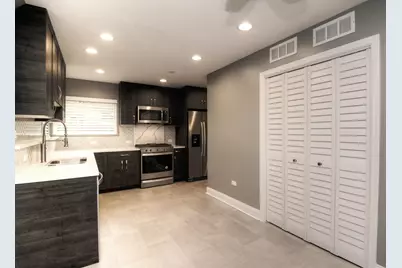 465 W Fremont Avenue, Elmhurst, IL 60126 - Photo 7