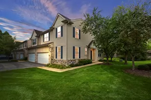 828 Amelia Ct, Grayslake, IL 60030 - Photo 1