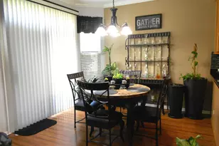 1950 Cobblestone Dr, Carpentersville, IL 60110 - Photo 9