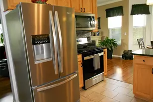 1950 Cobblestone Dr, Carpentersville, IL 60110 - Photo 13