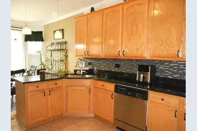 1950 Cobblestone Drive, Carpentersville, IL 60110 - Photo 11